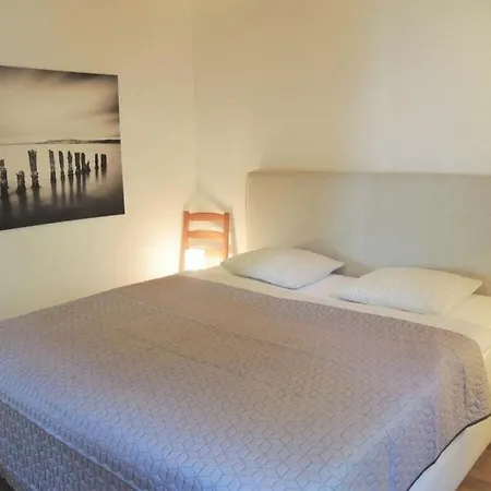 Dora Below Hébergement de vacances *