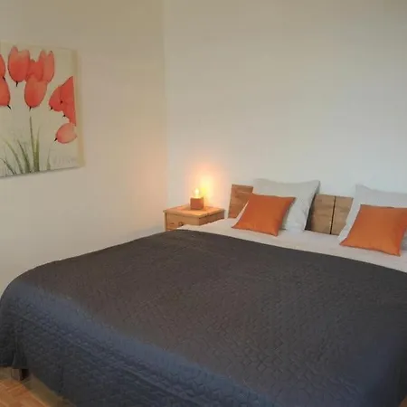 Dora Below * Locarno