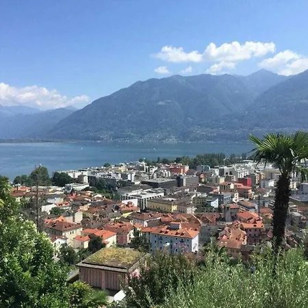 Dora Below 度假居 *